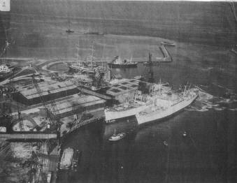 Luchtfoto Delfzijl, Castor op het loodsenstijger